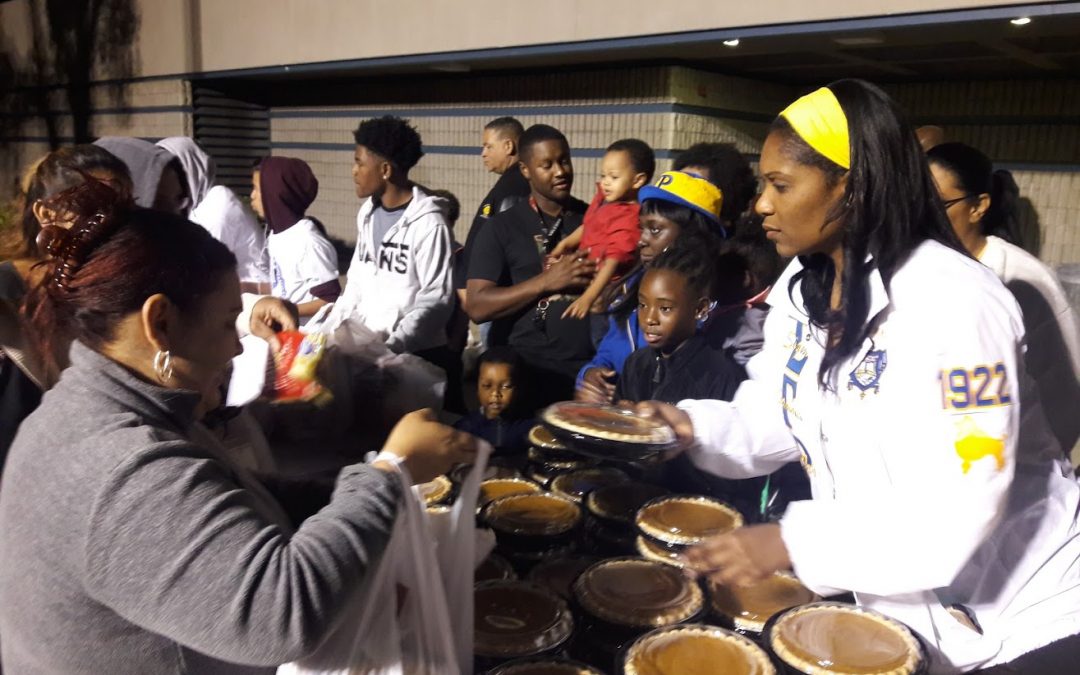 Thanksgiving Volunteer Service –  Seven reasons to volunteer year round